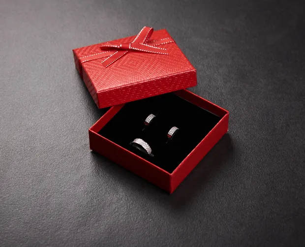 Коробка під набір червоний П131